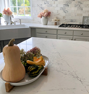 Thin Vein Calacatta White Quartz Thin Vein Calacatta White Quartz